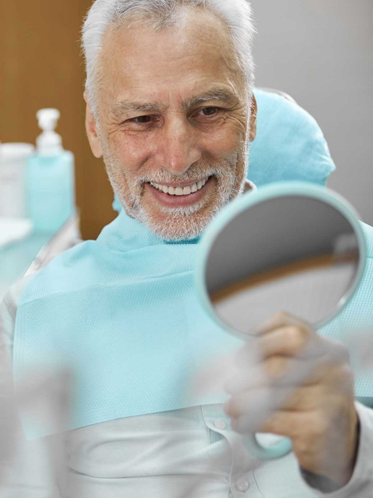 Dr. Vinícius Lazarino - Paciente Implante dental